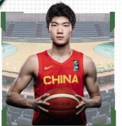 偰李永炜的篮球生涯可以追溯到清华附中时期
