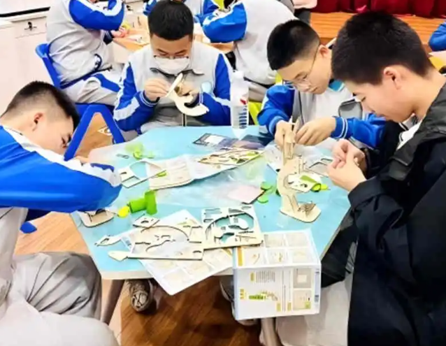 实践育人课程让学生知行合一从传统节日课程的文明滋润