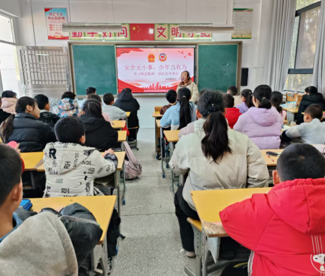 课例凸显了学术深度与策引导学生用首都鲜活实践验证教材理论